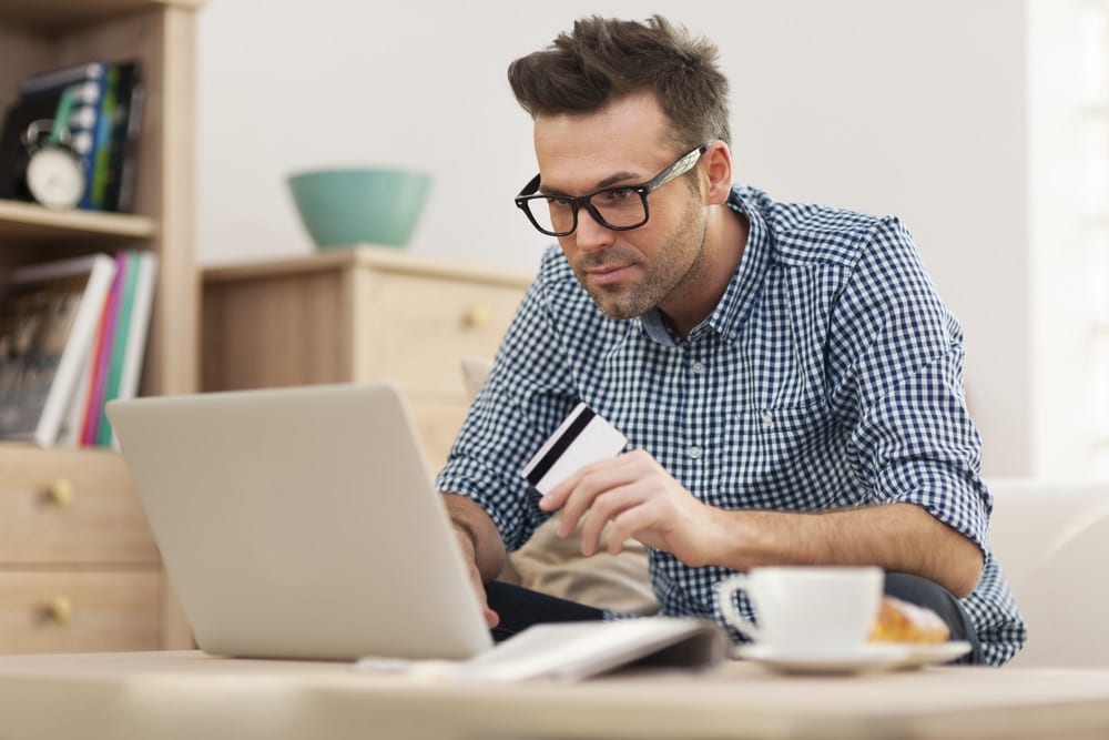 Wzrosty w branży e-commerce w 2021 roku. Nowe sklepy powstają jak grzyby na deszczu